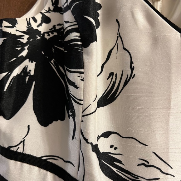 Dress - Picture 3 of 6